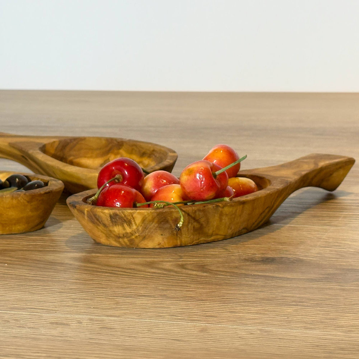 Italian Olivewood Aperitivo Bowl with Handle